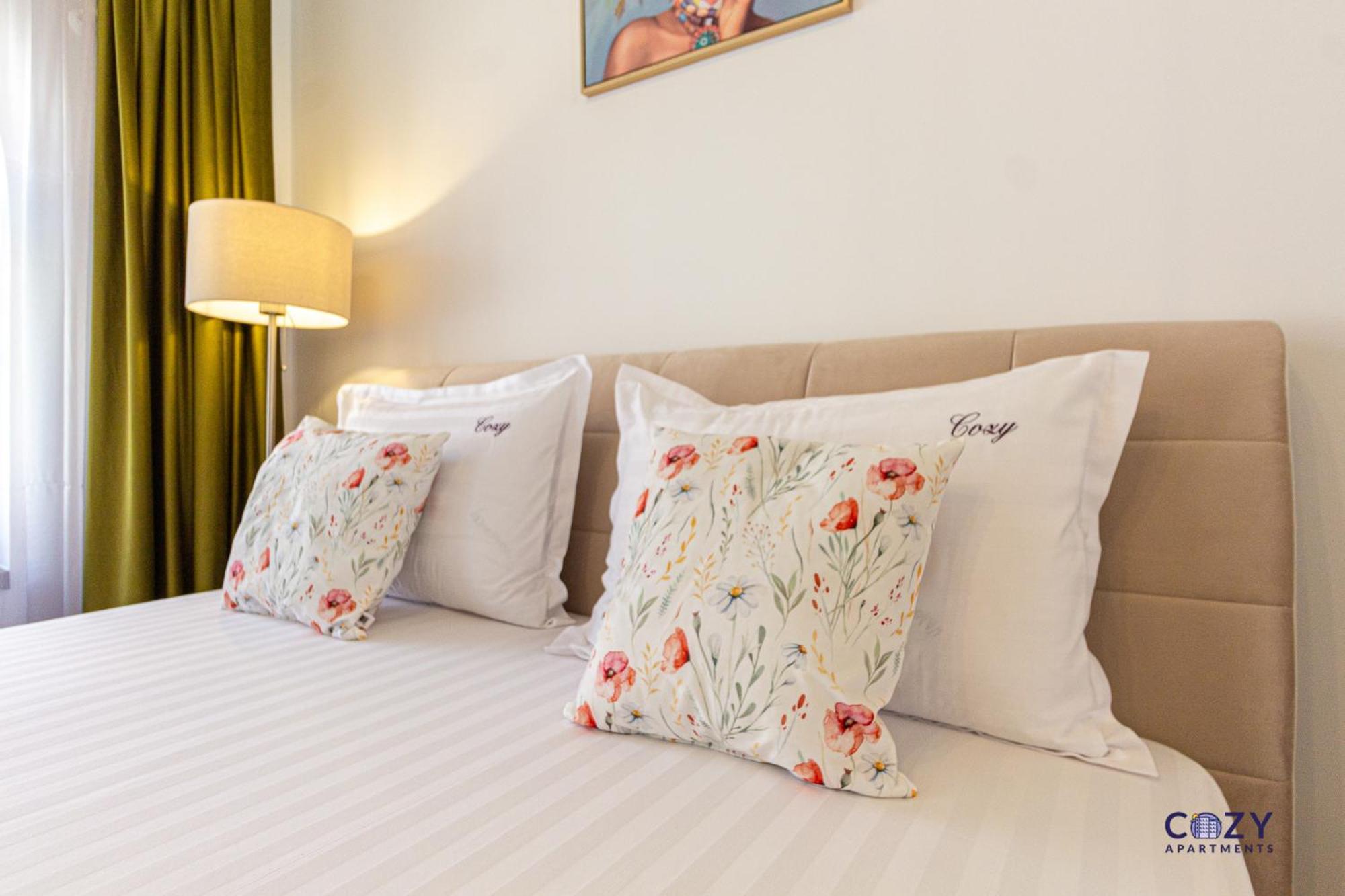 Cozy Brand New Boutique Aparthotel ブラショフ エクステリア 写真